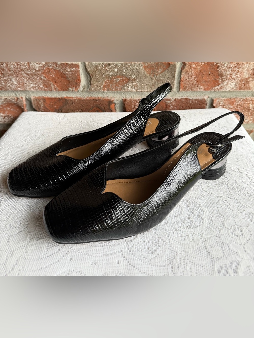 J. Reneé Taveta Patent Lizard
Embossed Slingback Pumps. Size 8w